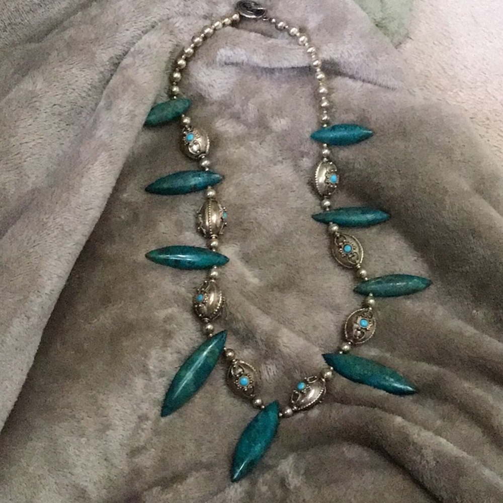 🔷🔶Turquoise with silver eggs necklace🔶🔷